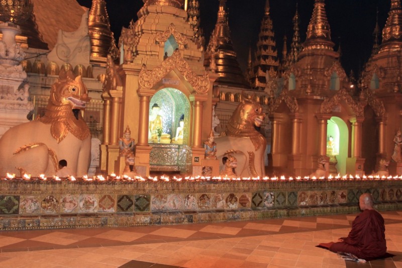 Shwedagon pagoda Yangon, Myanmar